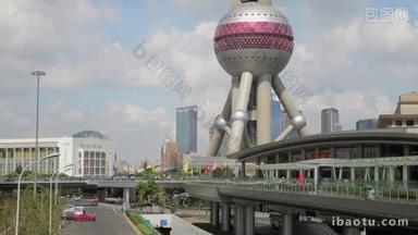 上海中国-2013年10月24日，上海东方明珠塔视频